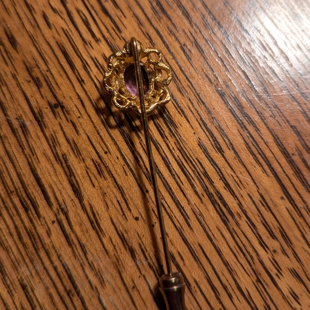 Vintage Amethyst Purple Flower Gold Tone Metal Stick Pin Brooch 1950's - Picture 3 of 4